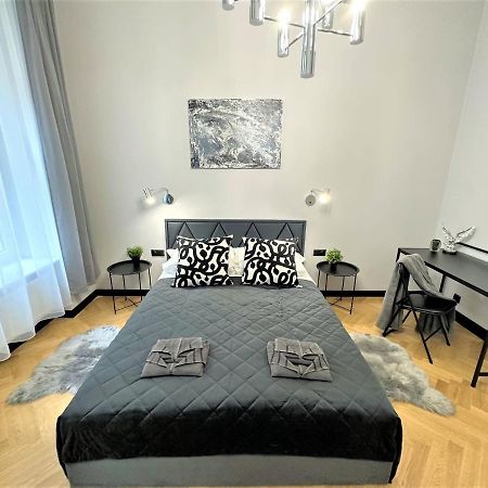 Luxury 100M2 Loft Design-Apartment At Wawel + Netflix คราคูฟ ภายนอก รูปภาพ