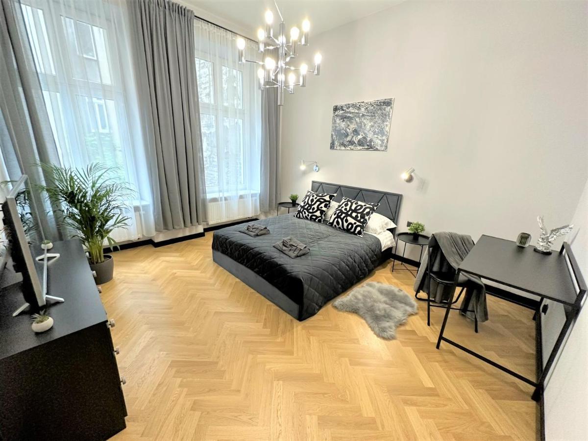 Luxury 100M2 Loft Design-Apartment At Wawel + Netflix คราคูฟ ภายนอก รูปภาพ