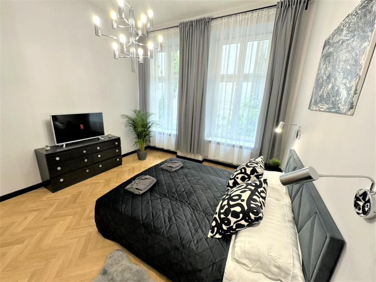 Luxury 100M2 Loft Design-Apartment At Wawel + Netflix คราคูฟ ภายนอก รูปภาพ