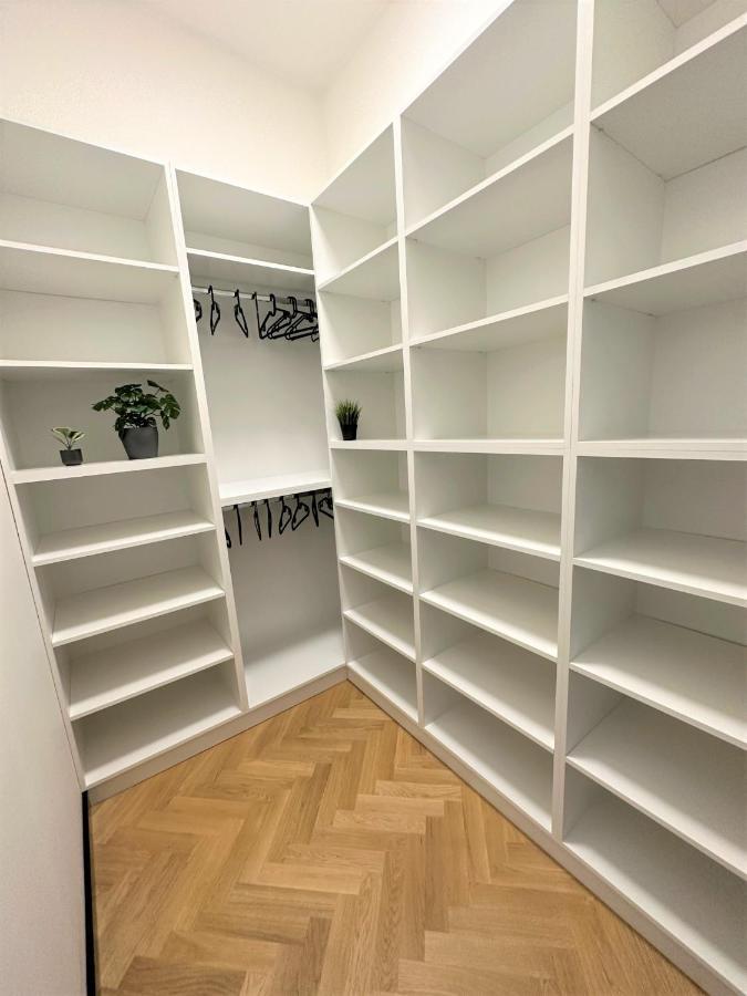 Luxury 100M2 Loft Design-Apartment At Wawel + Netflix คราคูฟ ภายนอก รูปภาพ