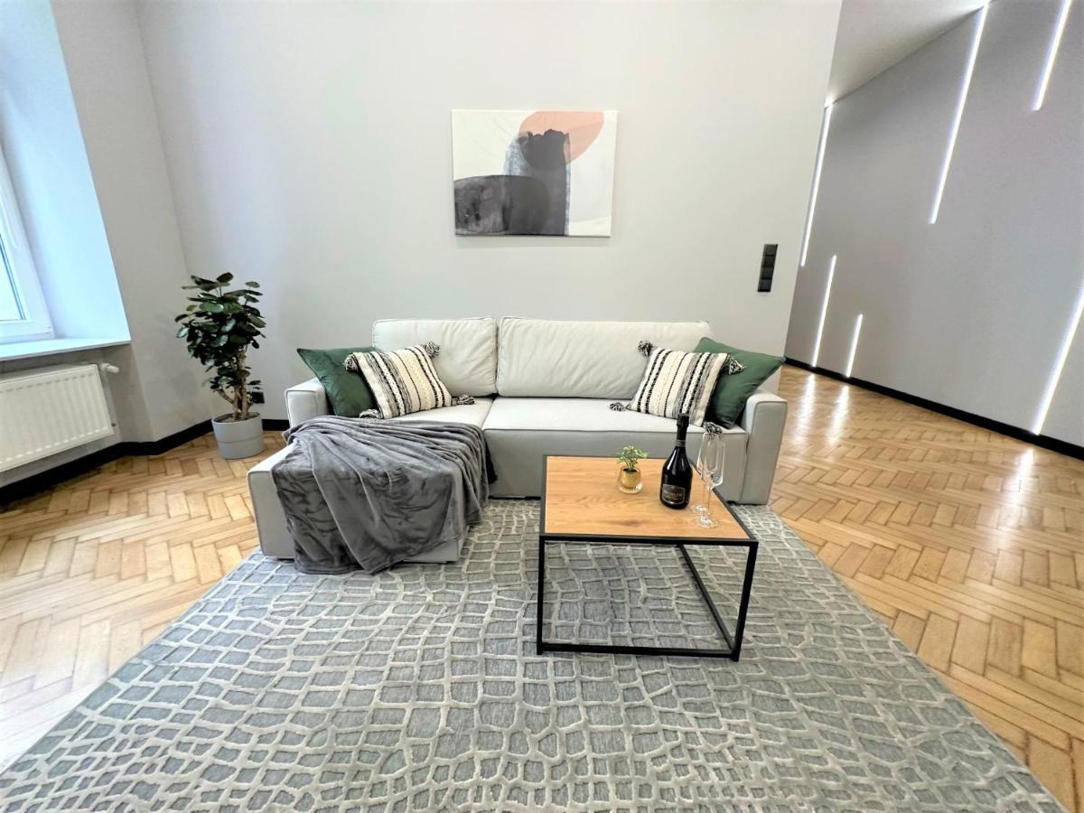 Luxury 100M2 Loft Design-Apartment At Wawel + Netflix คราคูฟ ภายนอก รูปภาพ
