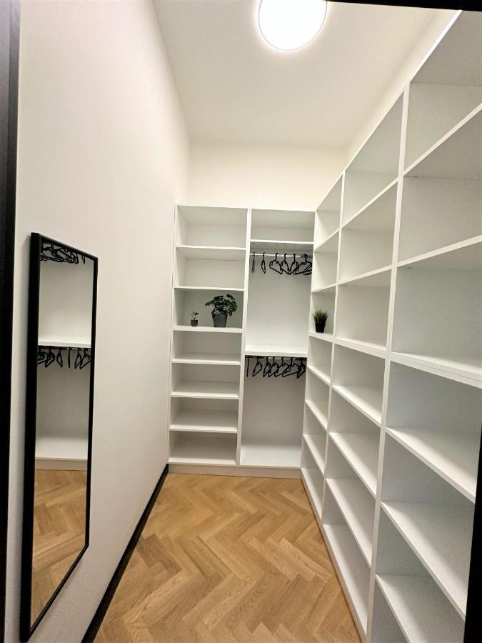 Luxury 100M2 Loft Design-Apartment At Wawel + Netflix คราคูฟ ภายนอก รูปภาพ