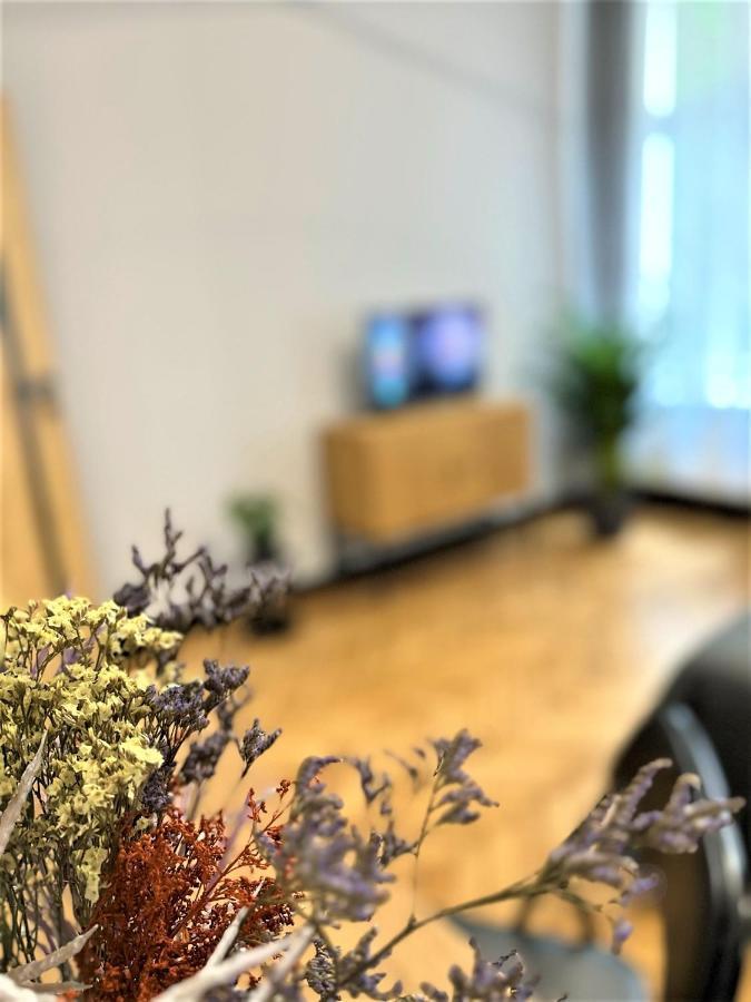 Luxury 100M2 Loft Design-Apartment At Wawel + Netflix คราคูฟ ภายนอก รูปภาพ