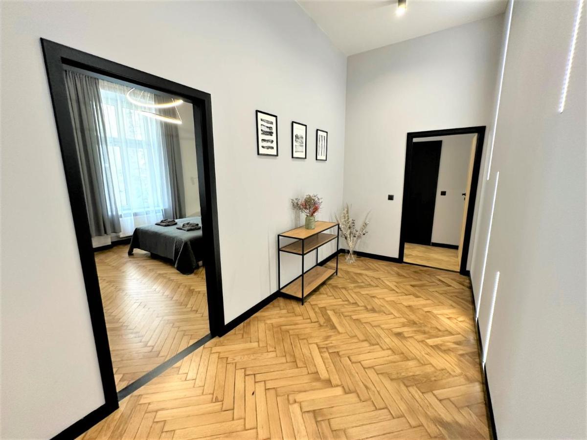 Luxury 100M2 Loft Design-Apartment At Wawel + Netflix คราคูฟ ภายนอก รูปภาพ